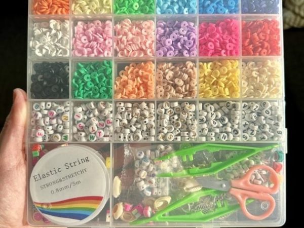 *SUPER HOT* Friendship Bracelet Making Kit, 5000-Pieces for just $3.89 shipped! {Prime Exclusive}